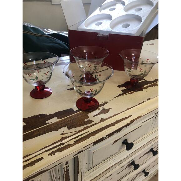 Pfaltzgraff EUC Vintage Winterberry Pedestal Dessert Bowls Set of 4 - Picture 1 of 3